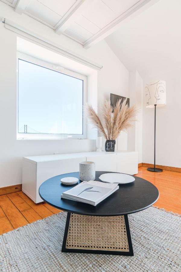 Casa Boma Lisboa - Unique Apartment With Private Balcony And Panoramic Bridge View - Alcantara IV Exterior foto